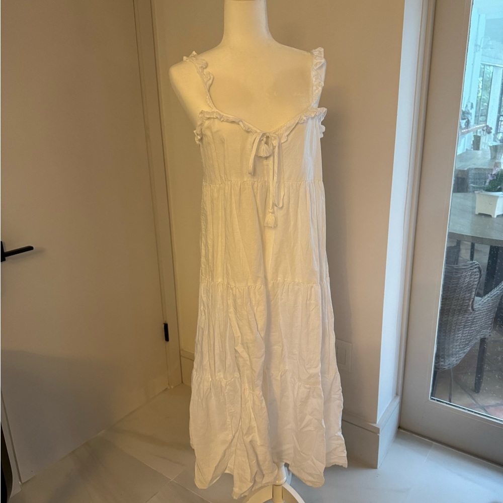 White Sleeveless Maxi Dress